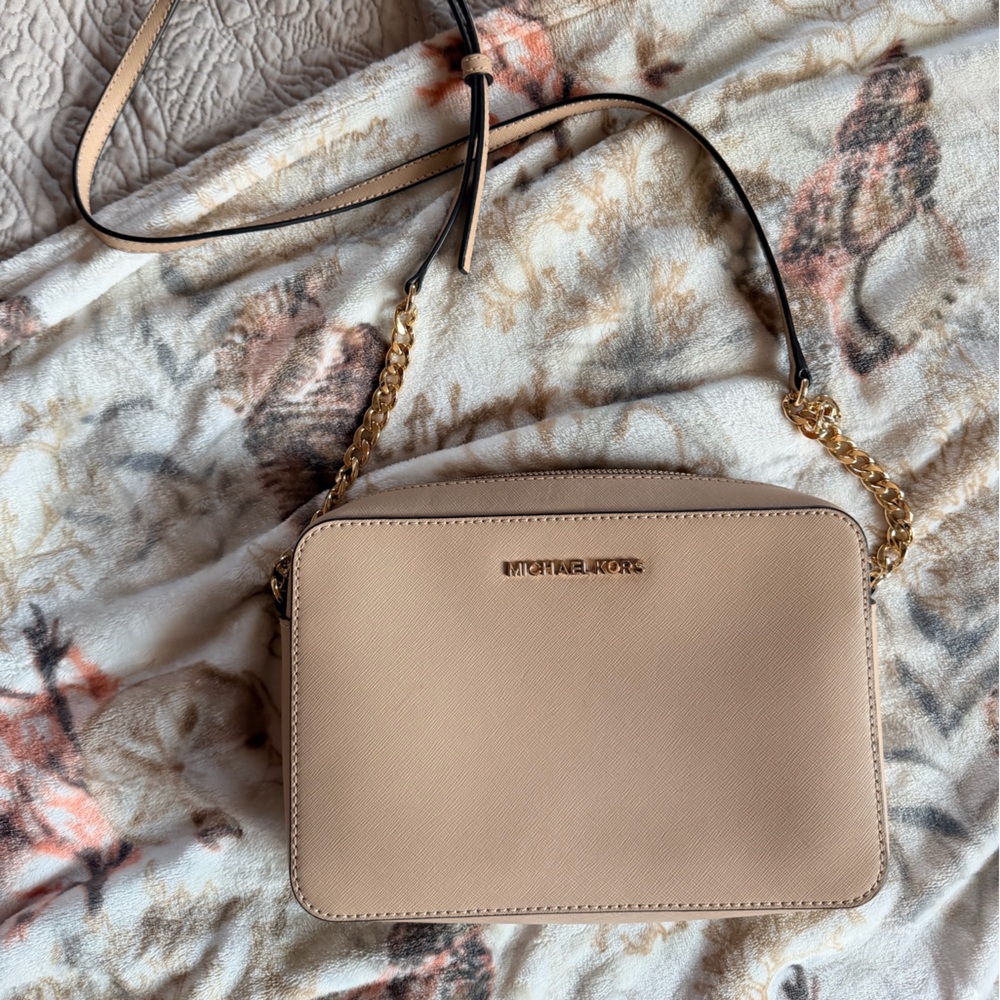 Michael Kors Women's Zipper Closure Saffiano Leather Crossbody Bag
